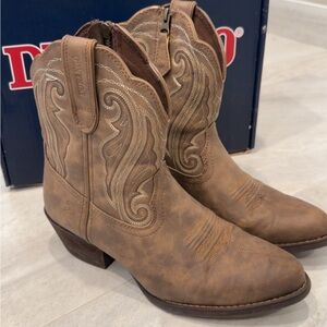 Women’s Crush Distressed Shortie Western Boot by Durango